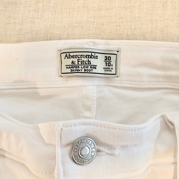 Abercrombie & Fitch White Jeans ~ Size 10R - Picture 3 of 5